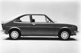 Alfa Romeo Alfasud Ti (1978) - erste Generation des TI, man beachte den Heckspoiler, der hier noch als Spoilerlippe ausgeführt ist