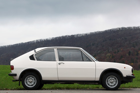 Alfa Romeo Alfasud ti 1.3 (1979) - weiss, wie er im Süden Italiens gebaut wurde