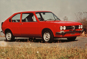 Alfa Romeo Alfasud ti (1974) - in herrlich roter Lackierung