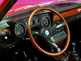 Alfa Romeo Alfetta (1972) – Cockpit
