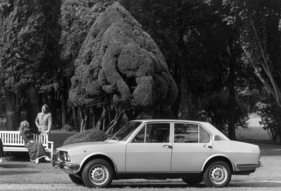 Alfa Romeo Alfetta (1972) - elegante Sport-Limousine