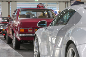 Alfa Romeo Alfetta (1975) - zwischen jüngeren Porsche- und Audi-Klassikern - 42. Auto e Moto d'Epoca 2025