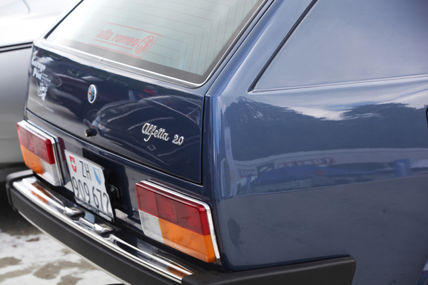 Alfa Romeo Alfetta (1980) - der untere Teil blieb original, die Heckklappe und das halbe Dach stammen von einem Alfa Romeo 33 - Dolder Classics Mai 2019