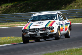 Alfa Romeo Alfetta GTV (1974) - Feld "Tourenwagen Siebzigerjahre" - Masters Historic Festival Brands Hatch 2023