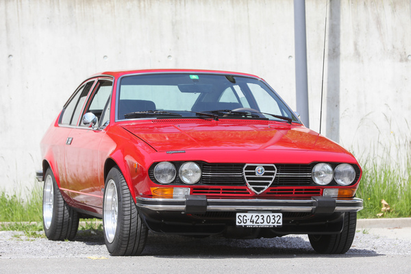Alfa Romeo Alfetta GTV (1977) – Older Classics Mai 2024