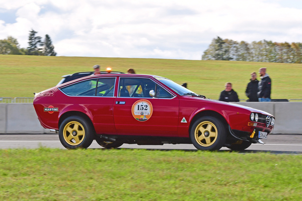 Alfa Romeo Alfetta GTV (1977) - Pista e Piloti Flugplatz Pferdsfeld 2020