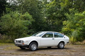 Alfa Romeo Alfetta GTV 2.0 (1978) – angeboten als Lot Nr. 115 bei der RM-Sotheby's-Versteigerung in Paris am 4. und 5. Februar 2025