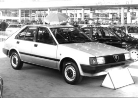 Alfa Romeo Arna - japanisch-italienische Koproduktion, auch in der Schweiz erhältlich - am Genfer Automobilsalon 1984