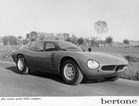 Alfa Romeo Canguro (1964) - entstanden auf der Basis des Giulia 1600, gezeichnet von Giugiaro Alfa Romeo Canguro (1964) - entstanden auf der Basis des Giulia 1600, gezeichnet von Giugiaro
