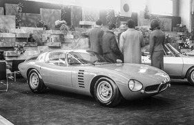 Alfa Romeo Canguro Bertone (1965) - elegantes Einzelstück mit ungewöhnlichem Namen - Genfer Automobilsalon 1965