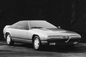 Alfa Romeo Delfino (1983) - keilförmige Front mit Klappscheinwerfern