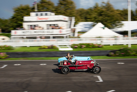 Alfa Romeo Demonstrations-Run mit dem Alfa Romeo RTLF (1922) – Goodwood Revival 2025