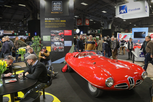 Alfa Romeo Disco Volante (1952) – Zentrum des Standes von Auto e Moto d'Epoca (23. bis 26. Oktober 2025 in Bologna) – Rétromobile Paris 2025