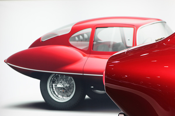 Alfa Romeo Disco Volante Coupé (1953) - Renncoupé von damals neben der neuesten Kreation von Turing Superleggera - gesehen am Genfer Automobilsalon 2012