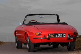 Alfa Romeo Duetto 1750 Spider Veloce (1969) - "Osso di Sepia" nannten ihn die Italiener (1969)