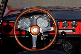 Alfa Romeo Duetto 1750 Spider Veloce (1969) - zwei grosse Hauptinstrumente für Drehzahl und Geschwindigkeit (1969)