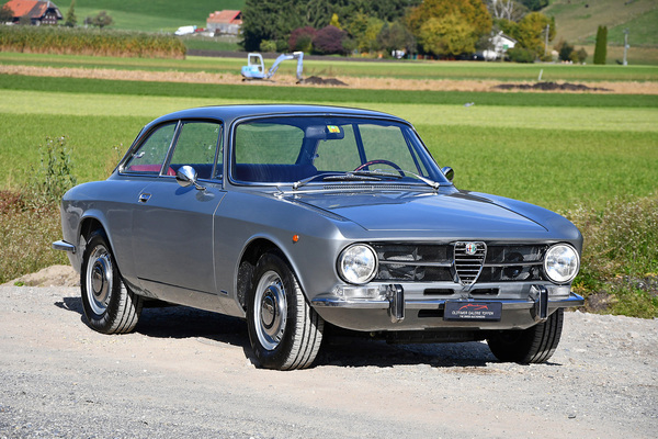 Alfa Romeo GT 1300 Junior (1972) - als Lot 134 angeboten an der Versteigerung der Oldtimer Galerie in Toffen am 26. März 2022