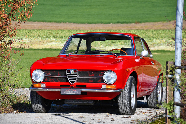 Alfa Romeo GT 1600 Junior (1973) - als Lot 101 angeboten an der Versteigerung Oldtimer Galerie Toffen in Gstaad vom 29. Dezember 2021