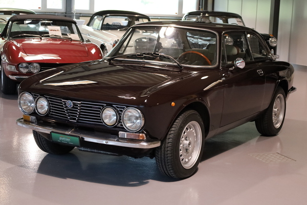 Bild: Alfa Romeo GT Junior (1973) - dabei bei der Advents-Auktion im Oldtimer Zentrum Ostschweiz 2024