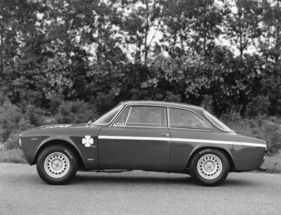 Alfa Romeo GTA 1300 Junior (1969) - Seitenprofil der Sportversion