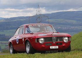 Alfa Romeo GTA 1300 Junior (1969) at the Michaelskreuzrennen 2011 (starting number 257)