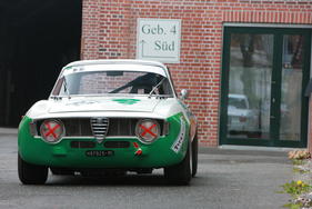 Alfa Romeo GTA 1300 Junior (1969) - angeboten als Lot 81 an der Bonhams Spa Classic Versteigerung am 21. Mai 2017