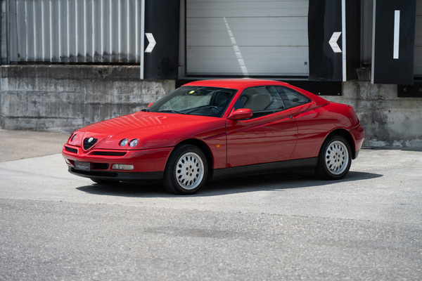 Image: Alfa Romeo GTV 2.0 TS 16V (1998) - as lot 24 at the "Classic Automobiles & Motorcycles" auction of the Oldtimer Gallery in Toffen on October 18, 2025