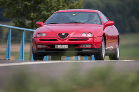 Alfa Romeo GTV 2.0 TS 16V (1998) - easy to drive (1988)