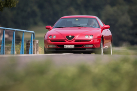Alfa Romeo GTV 2.0 TS 16V (1998) - nur 1315 mm hoch ist das Coupé
