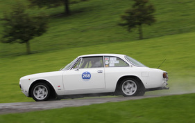 Alfa Romeo GTV 2000 (1972) am Michaelskreuzrennen 2011 (Startnummer 268)