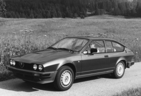 Alfa Romeo GTV 6 (1981) - die elegante Coupé-Form