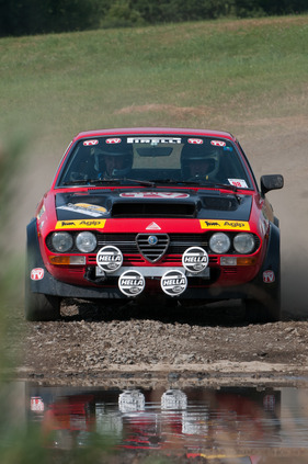 Alfa Romeo GTV Turbodelta Gruppe 4 (1980) in der Gruppe «40 Jahre Rallyeweltmeisterschaft» am Eifel Rallye Festival 2013