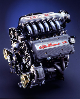 Alfa Romeo GTV6 3.0 (1990) - Dreiliter-Variante mit 24 Ventilen (und "Gedärm")