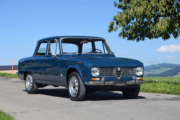 Alfa Romeo Giulia 1300 (1966) - als Lot 35 an der Versteigerung der Oldtimer Galerie in Toffen am 19. Oktober 2019