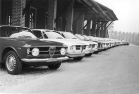 Alfa Romeo Giulia 1300 GT Junior (1966) - In Reih und Glied für Testfahrten
