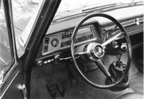 Alfa Romeo Giulia 1300 TI (1966) - Lenkrad und Armaturenbrett mit Bandtacho