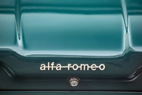 Alfa Romeo Giulia 1300 ti (1967) - erst in den Siebzigerjahren verschwand der charakteristische Knick