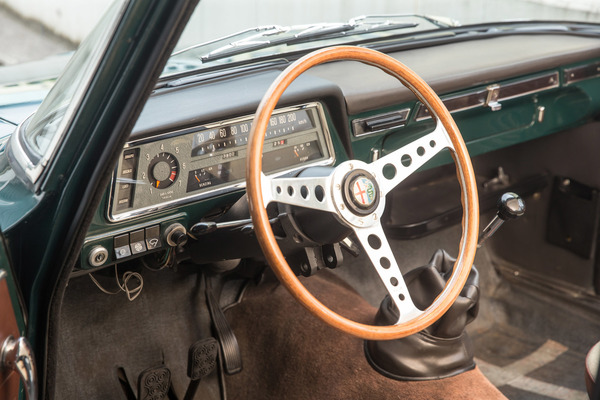 Alfa Romeo Giulia 1300 ti (1967) - mit Kombiinstrument