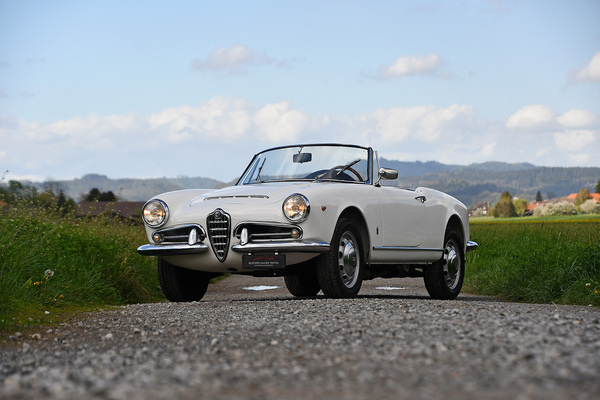 Alfa Romeo Giulia 1600 Spider (1963) - als Lot 47 an der Swiss Classic World Versteigerung der Oldtimer Galerie am 1. Juni 2024