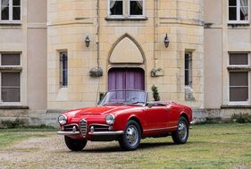 Alfa Romeo Giulia 1600 Spider (1966) - als Lot 144 angeboten an der Artcurial Le Mans Classic Versteigerung am 30. Juni 2023