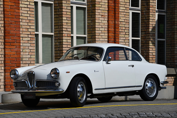 Bild Alfa Romeo Giulia 1600 Sprint (1963) - als Lot 42 angeboten an der Versteigerung der Oldtimer Galerie anlässlich der Swiss Classic World Luzern am 25. Mai 2019