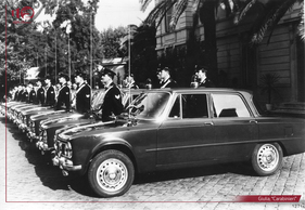 Alfa Romeo Giulia (1962) - Mensch und Maschine in Reih und Glied.