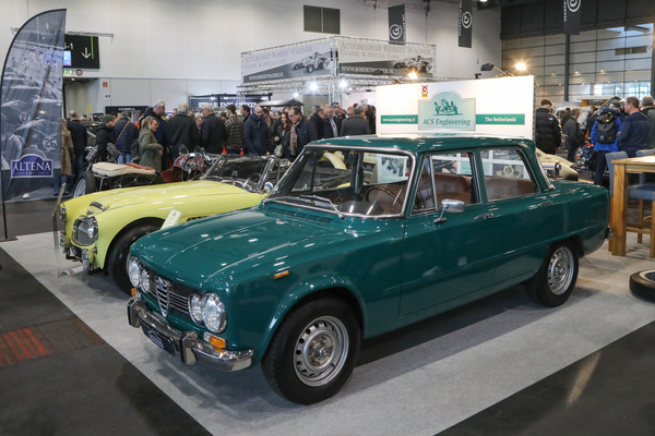 Alfa Romeo Giulia (1973) - mit 1,3-Liter-Motor und nur 67'000 km für EUR 27'500 angeboten - Bremen Classic Motorshow 2023