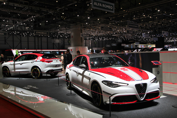 Alfa Romeo Giulia (2019) - zusammen mit Stelvio im Renndress - Genfer Automobilsalon 2019