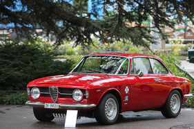 Alfa Romeo Giulia GT Junior 1300 (1967) - eine sogenannte "Kantenhaube" - am ZCCA 2016