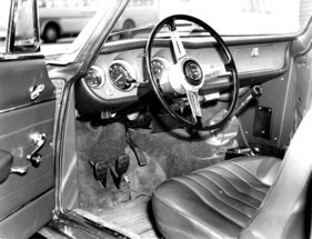 Alfa Romeo Giulia GTC (1965) - grosse und gut ablesbare Instrumente im sportlichen Alfa-Cabriolet - Genfer Automobilsalon 1965