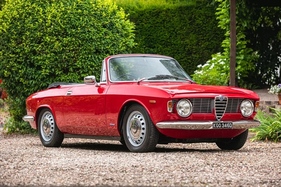 Alfa Romeo Giulia GTC (1966) - als Lot 654 angeboten anlässlich des Iconic Auctioneers "Silverstone Festival Classic Sale" am 25./26. August 2023 (1966)