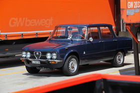 Alfa Romeo Giulia Nova (1976) - schöne Farbkombination (3. Youngtimer- und Classictreffen Pratteln am 15. Juli 2018)