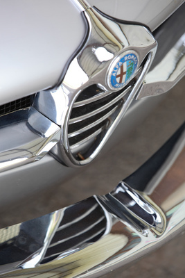 Alfa Romeo Giulia SS (1964) - Alfa-Zeichen auf der Front