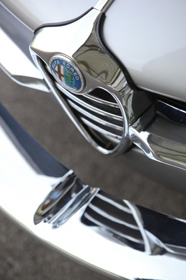 Alfa Romeo Giulia SS (1964) - Alfa-Zeichen auf der Front